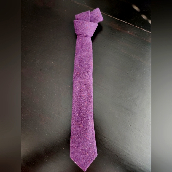 Plum Texted Necktie - Picture 1 of 4